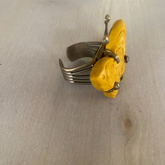 VTG Jan Michaels mustard yellow carved butterfly brass adjustable ring 90s USA - Picture 9 of 14